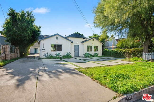 Photo - 15134 Friar St