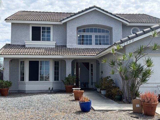 Building Photo - **For Rent – Spacious 4 Bedroom, 2.5 Bath Home with Bonus Room & Oversized Backyard**