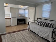 Photo - 925 1/2 N Maple St Unit 925