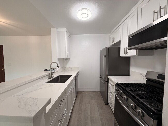 Photo - Cat-Friendly Condo with Private Cat Patio Enclosure + Resort-Style Amenities in Tarzana!