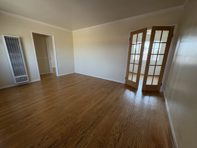 Building Photo - 204 W Fairview Ave Unit B
