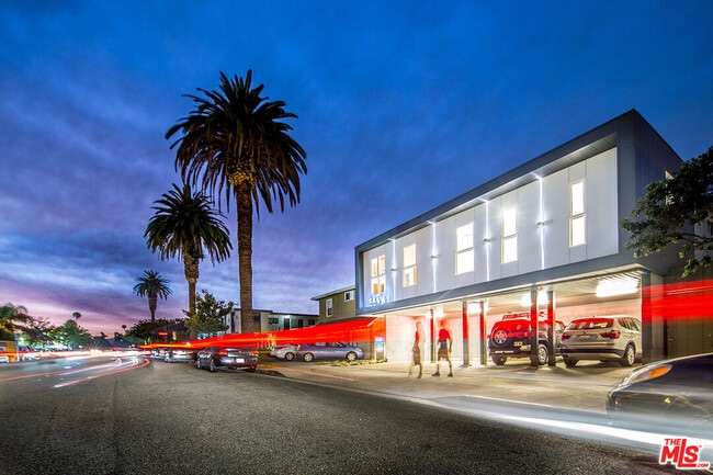 Building Photo - 1445 9th St Unit 105