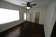 Photo - Charming 1 Bedroom Cottage in Ocean Beach House