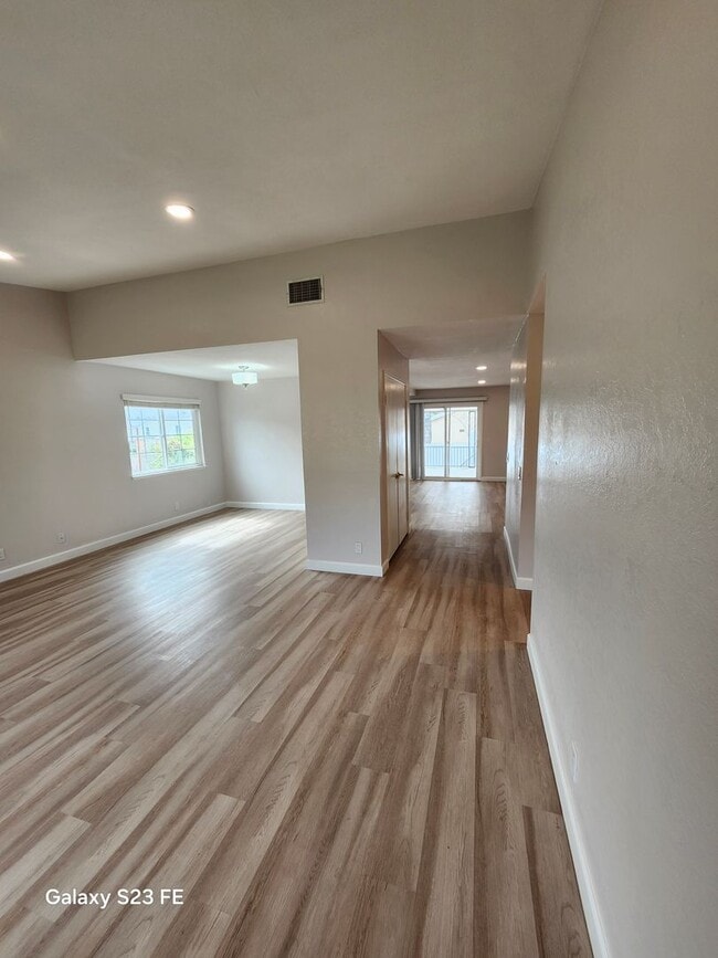Photo - 9987 Holly St