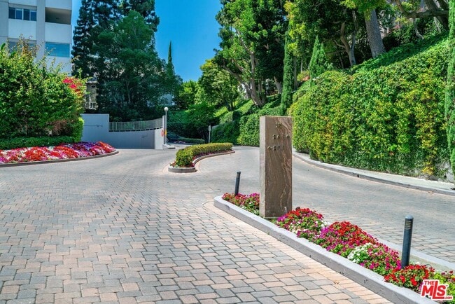 Photo - 865 Comstock Ave Unit 7F