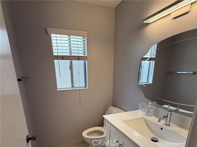 Photo - 302 W Loraine St