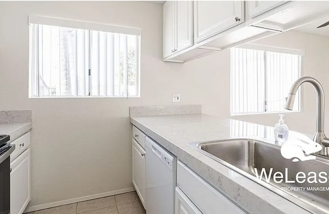 Building Photo - 4527 35th St Unit A