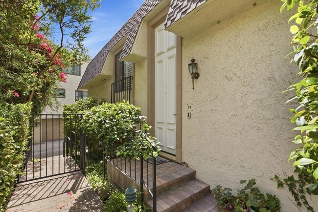 Building Photo - 6225 Shoup Ave