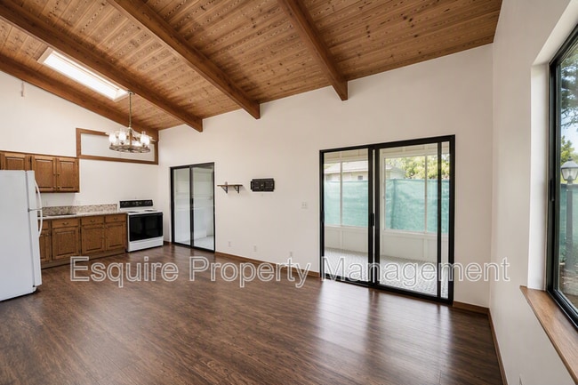 Photo - 4290 Aspen Ln Unit #B