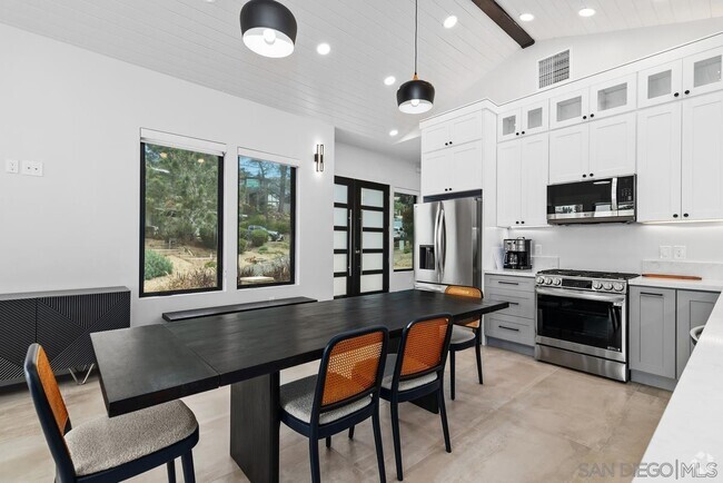 Building Photo - 341 Hidden Pines Rd Rental
