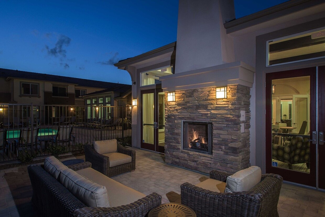 Floor Plan - B2u  - Carport & Special - 2426