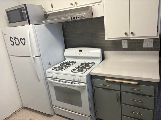 Photo - 4855 Cole St