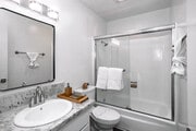 2BR, 1BA - 800SF - Bathroom - Brentwood Apartments