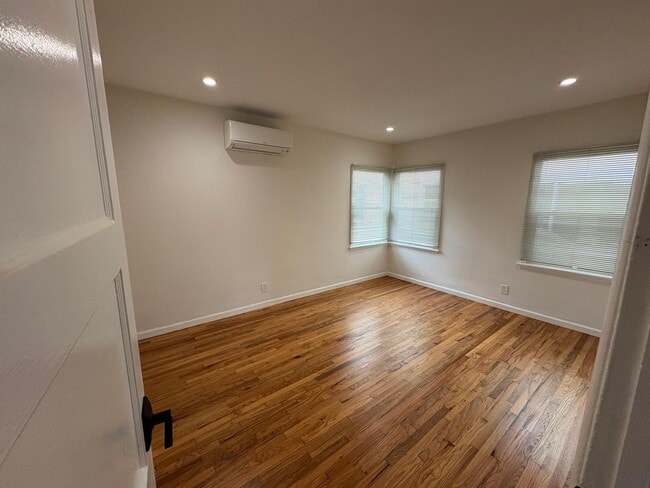 Photo - 3910 Huron Ave