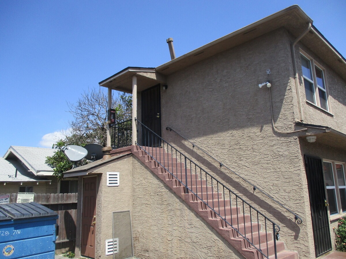 1730 E. 7th St. #12 - 1730 E. 7th St. #12