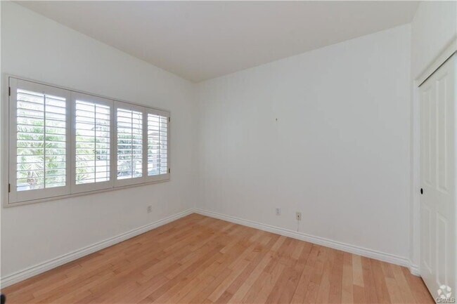 Building Photo - 3 Green Hollow Rental