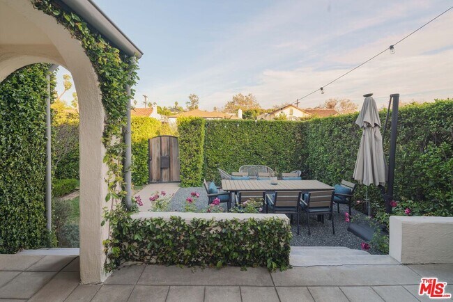 Photo - 513 N Mansfield Ave