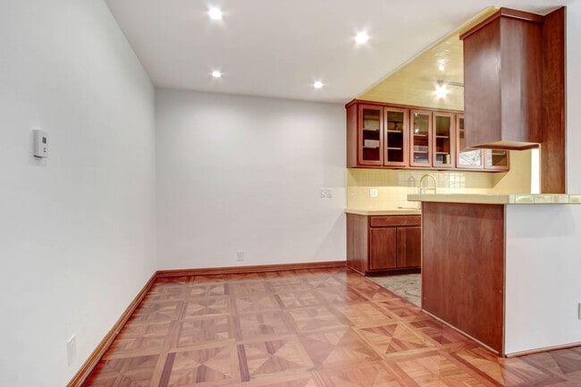 Photo - 807 5th St Unit 3