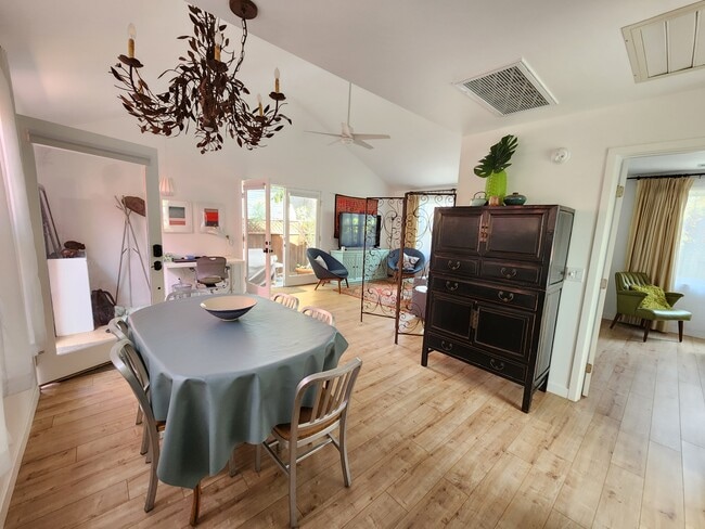 Photo - 2053 W 31st St