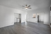 1BR, 1BA - 700SF - Living Room - Manhattan Place Apartments