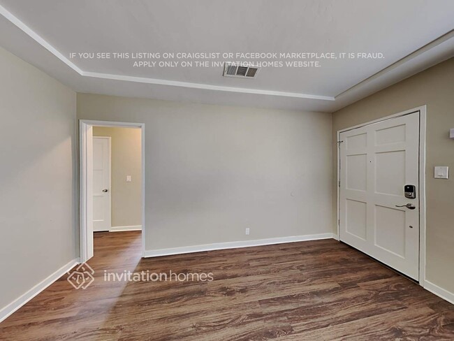 Photo - 6556 Beeman Ave