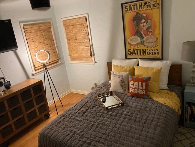 Building Photo - 1294 Boynton St Unit House