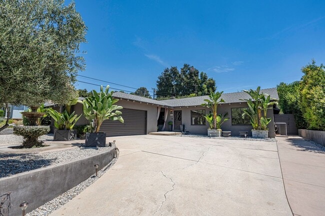 Building Photo - Glendora 4-Bedroom Home with Pool