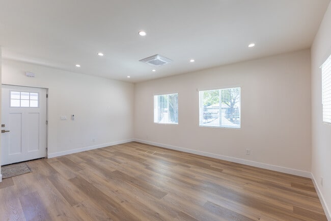 Building Photo - 10344 Dempsey Ave Unit 1 Rental
