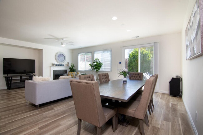 Photo - 43784 Riunione Pl