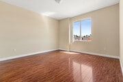 Photo - 15435 Vanowen St