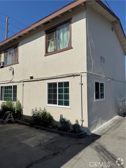 Building Photo - 7192 Cerritos Ave Rental