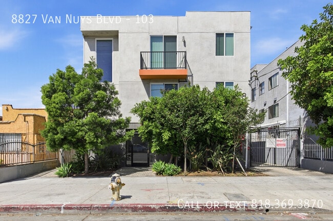 Building Photo - 8827 Van Nuys Blvd Unit 103