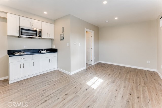 Photo - 12008 Roscoe Blvd