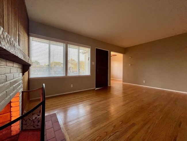 Photo - 3 BEDROOM/1 BATH HOUSE IN SOUTHWOOD RIVIERA TORRANCE