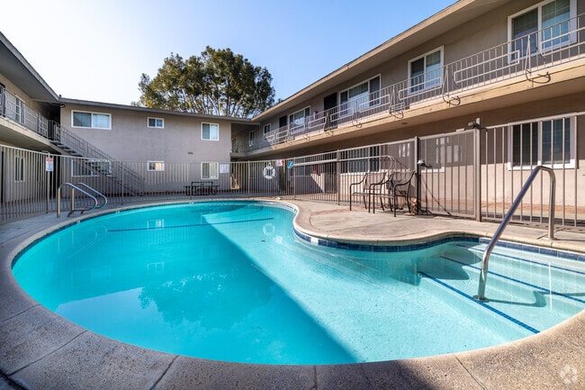 Building Photo - 1336 W Stoneridge Ct.