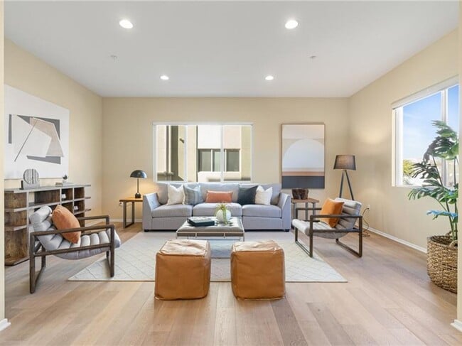 Building Photo - 13019 Park Pl