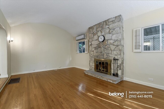 Photo - 8523 Alcott St