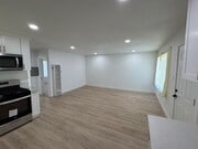 Photo - 618-620 W 6th St Apartment Unit 618