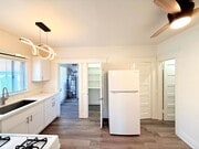 Photo - 1908-1910.5-19105 Daly St Unit 1910.5