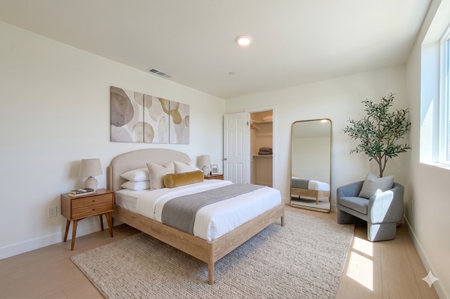 Photo - 2026 Luxury 4 & 6 Bedroom Units Unit #734