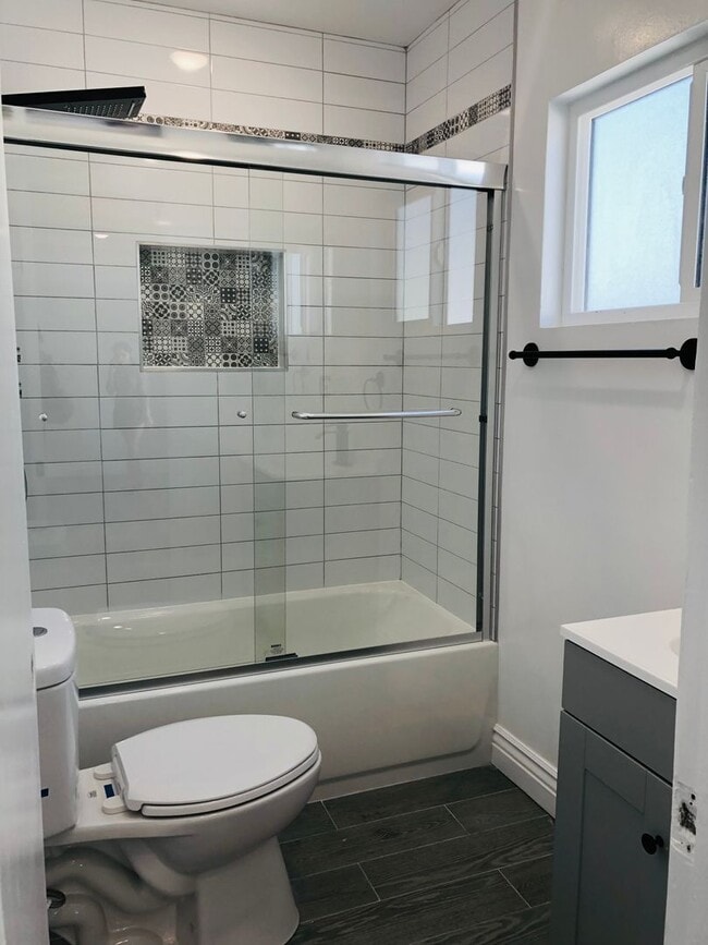 Photo - 1171 N Kenmore