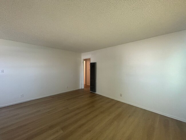 Photo - 45309 10th St W Unit 1