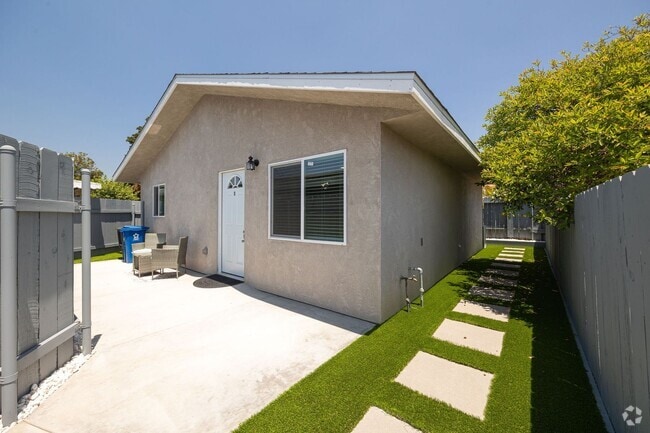 Building Photo - Cozy brand new 2bed/1bath now available in... Rental