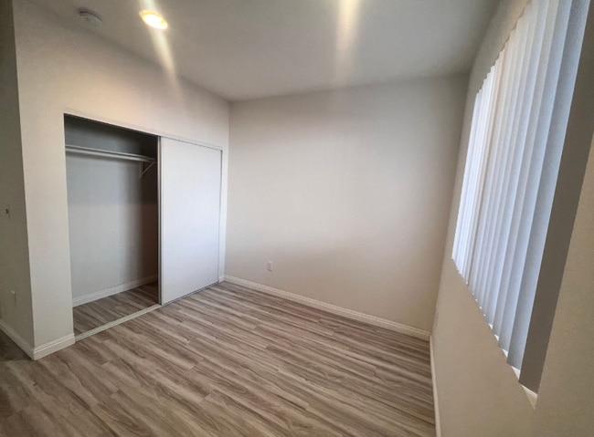 Photo - 6829 Simpson Ave Unit 1