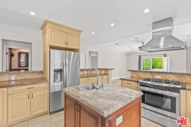 Photo - 5027 Ledge Ave