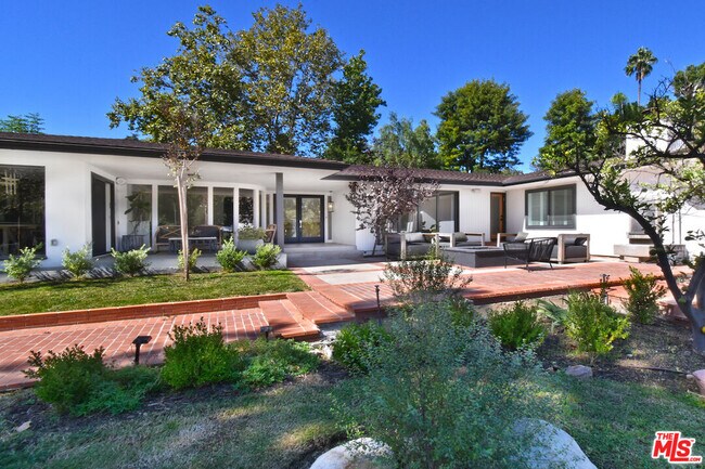 Photo - 4678 White Oak Ave