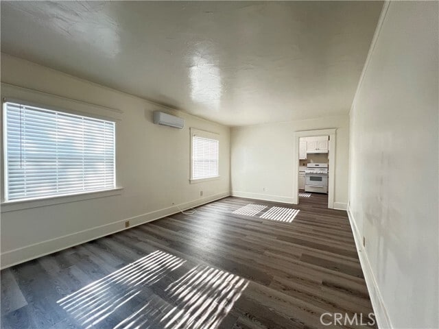Photo - 320 W Lemon Ave