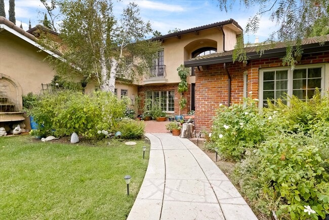 Photo - 4751 Topeka Dr