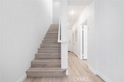 Photo - 648 W 1st St