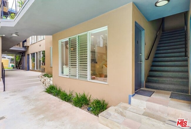 Photo - 1275 Havenhurst Dr Unit 4